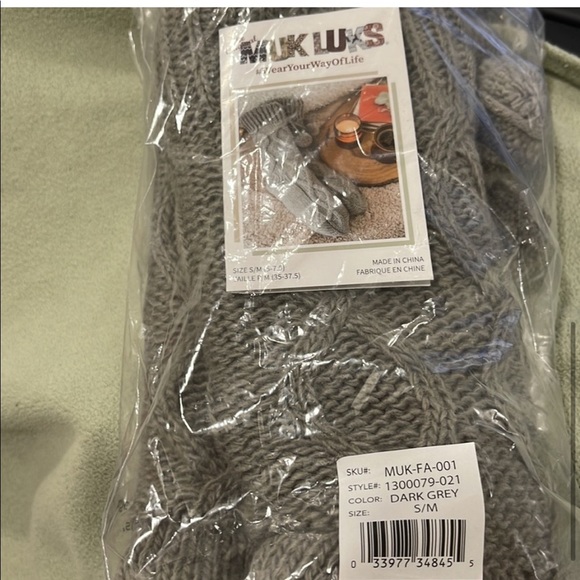 MUK LUKS Women’s Pom Cabin Knit Socks - Picture 6 of 11